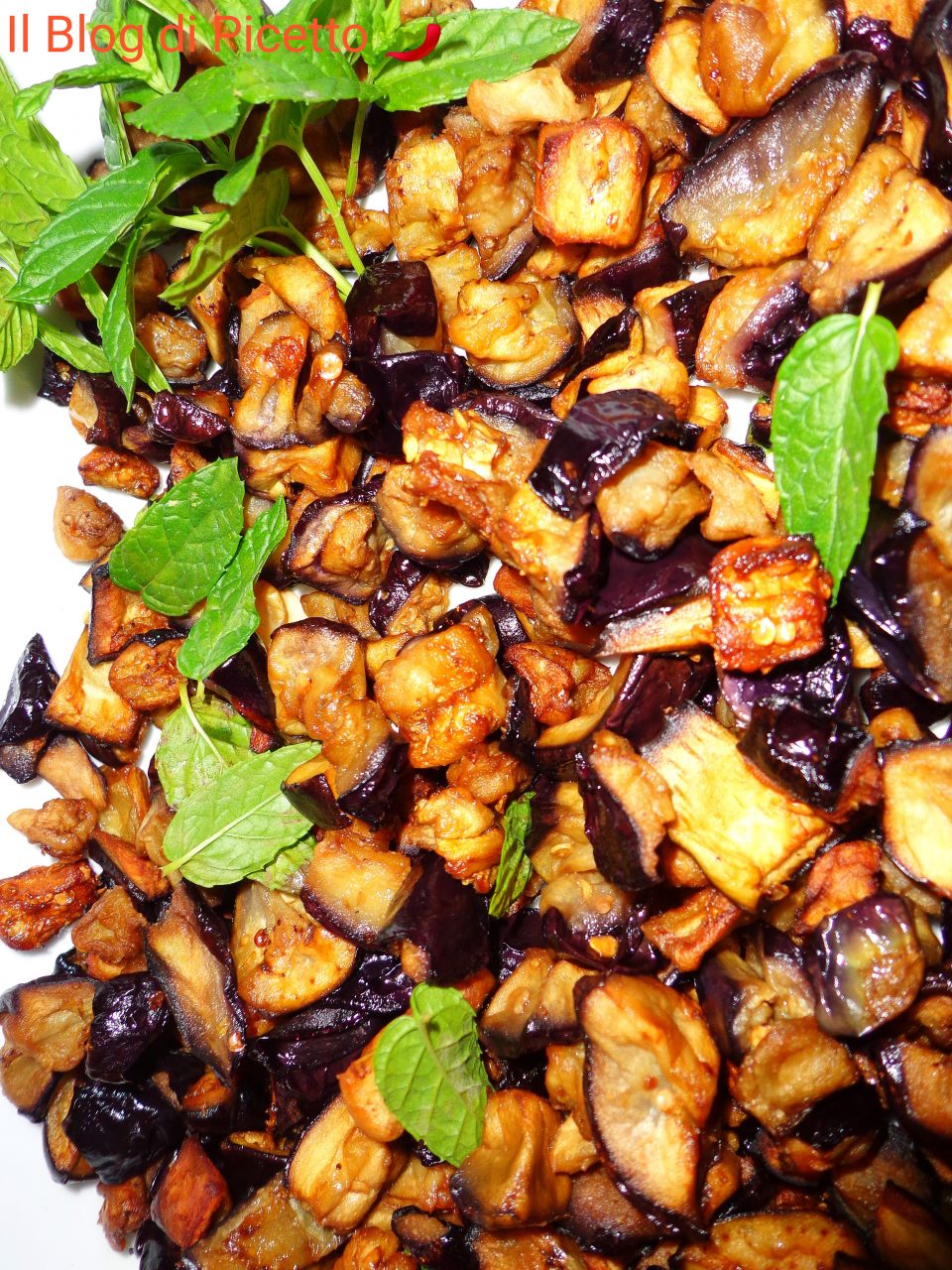 Melanzane fritte aglio aceto e menta tipo scapece.