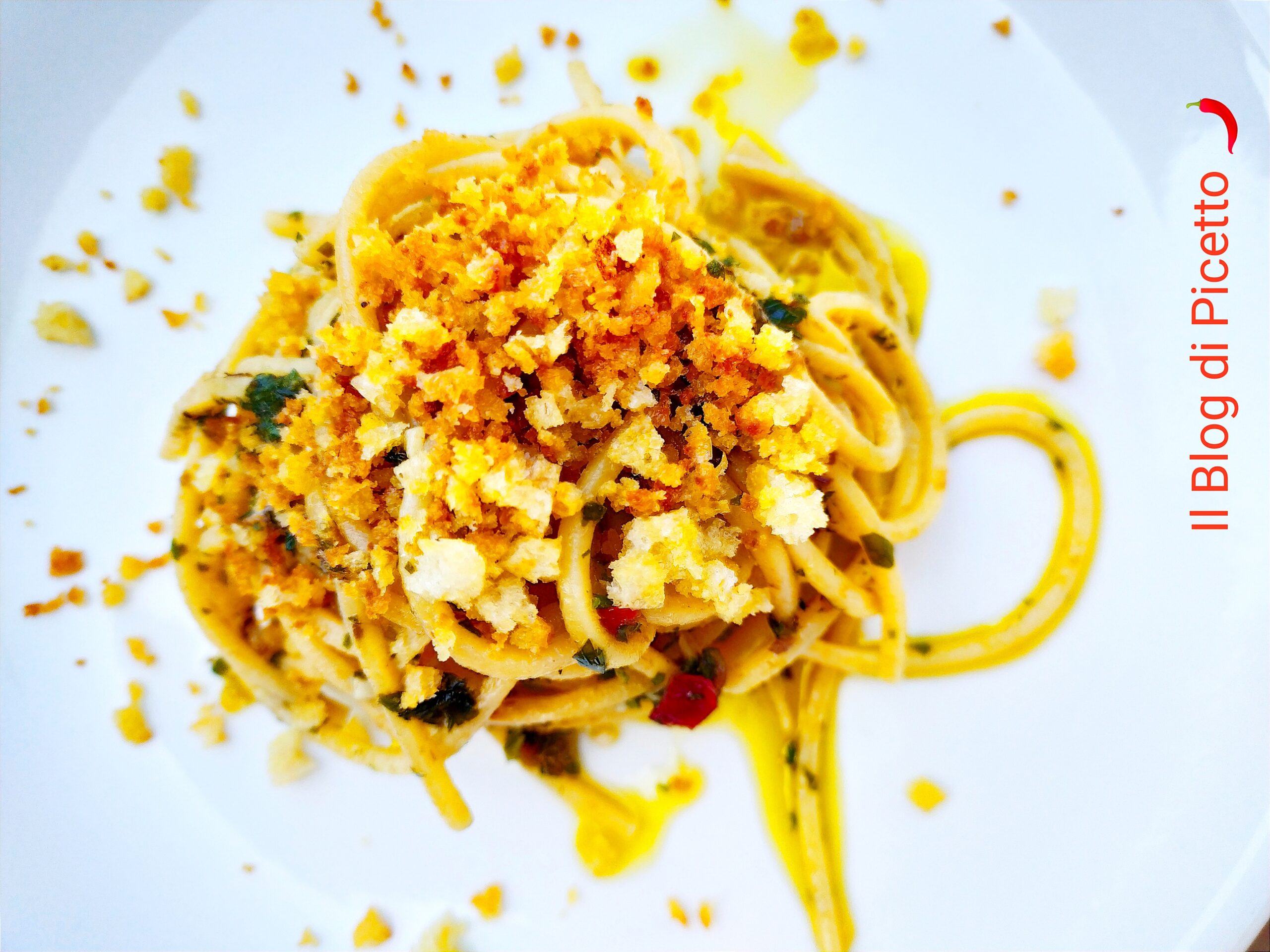 Spaghetti con alici e mollica di pane alla calabrese - Il Blog di Picetto