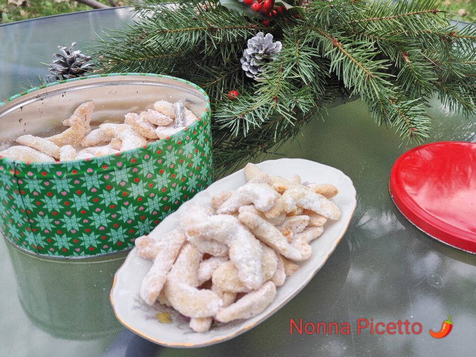 Kipferl di vaniglia vanillekipferl ricetta originale austriaca nonna