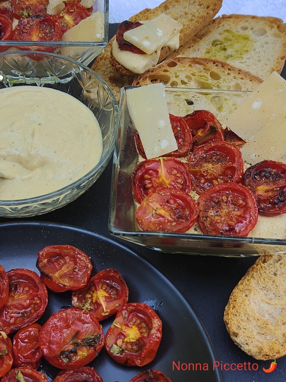 L'hummus di ceci fatto in casa con la ricetta semplice della nonna è velocissimo da fare e utile per svariate occasioni. Lo puoi sfruttare come antipasto, per una cena sfiziosa accompagnato da pomodorini confit come mostro nel video illustrativo o con i pomodori secchi e qualche scaglia di parmigiano, ti basta aggiungere qualche bruschetta o crostini e la cena o pranzo veloci sono pronti in un attimo.