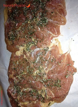 preparazione Cosce di pollo disossate ripiene di provola affumicata e speck: al forno o friggitrice ad aria o microonde