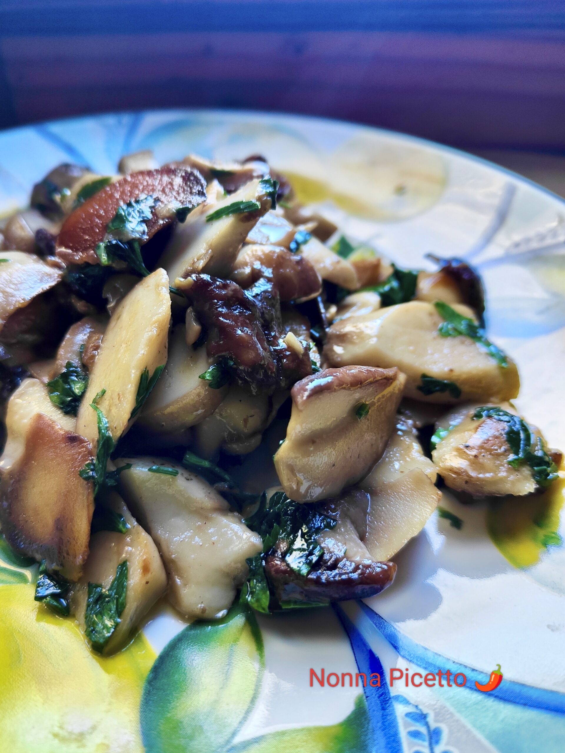 Funghi porcini trifolati in padella: ricetta facile e veloce di Nonna Picetto