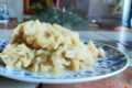 Verza e patate con cipolle stufate in padella: morbide e cremose