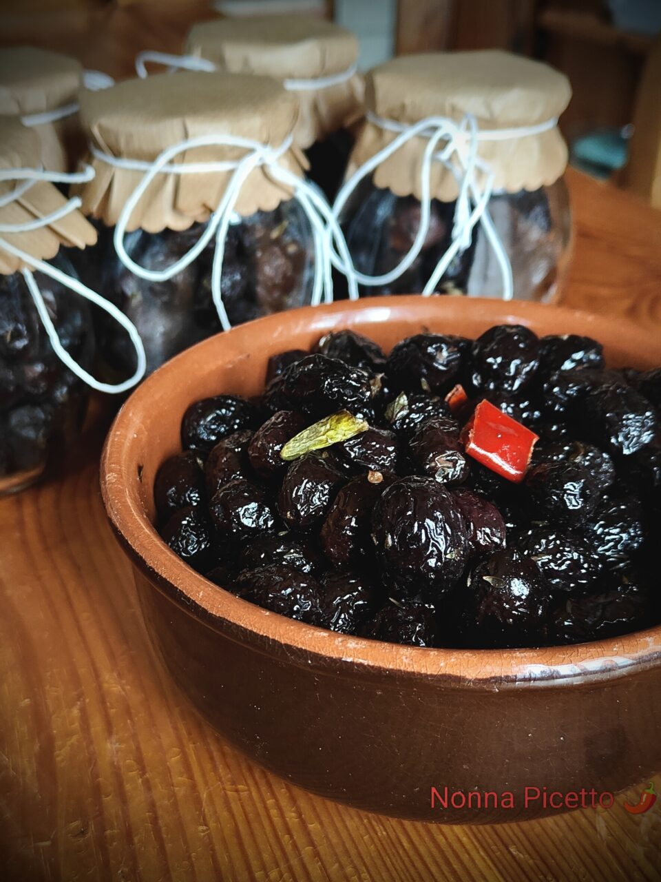 Olive nere sotto sale e al forno: Ricetta veloce calabrese di Nonna Picetto