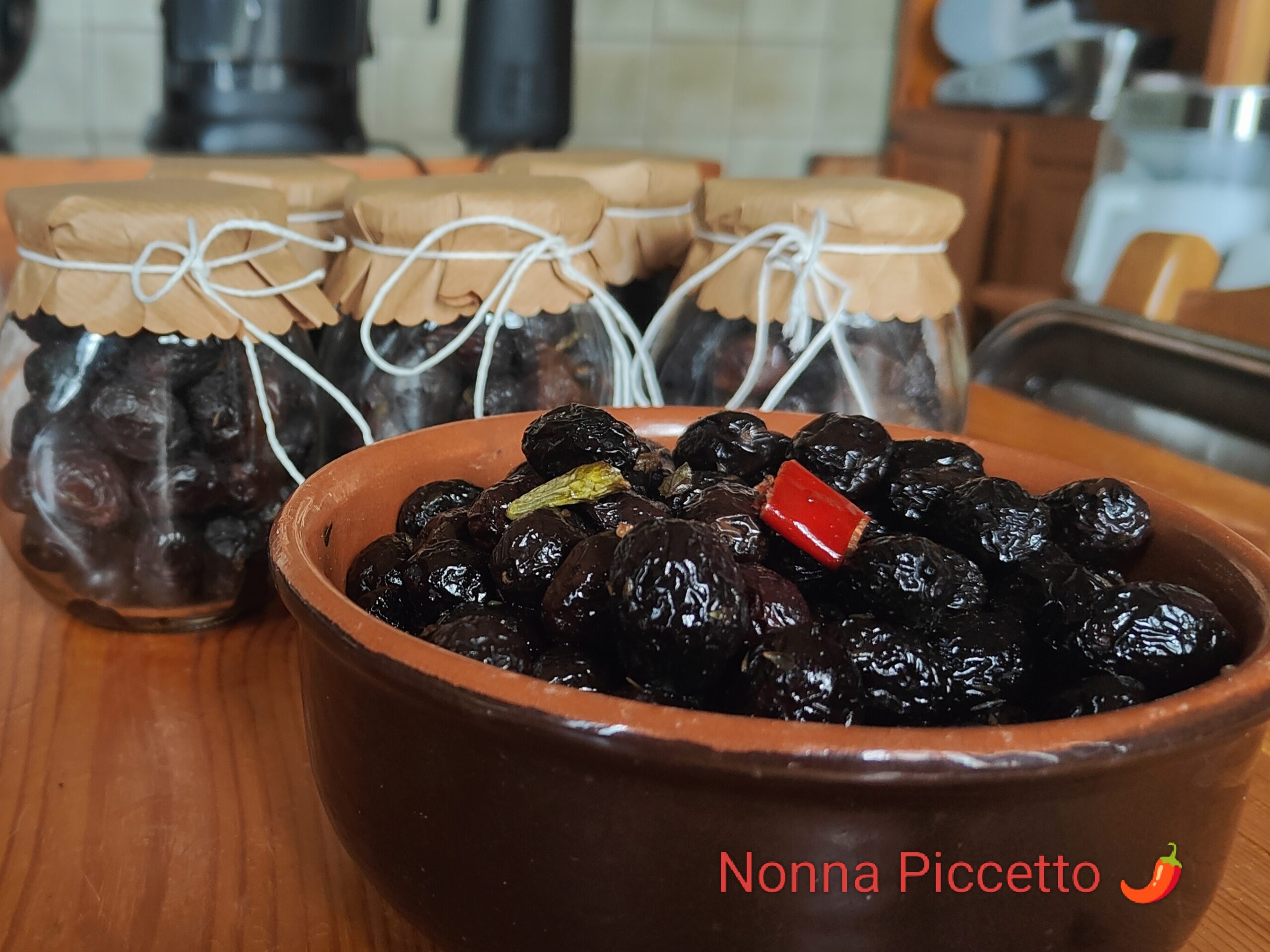 Olive nere sotto sale e al forno: Ricetta veloce calabrese di Nonna Picetto