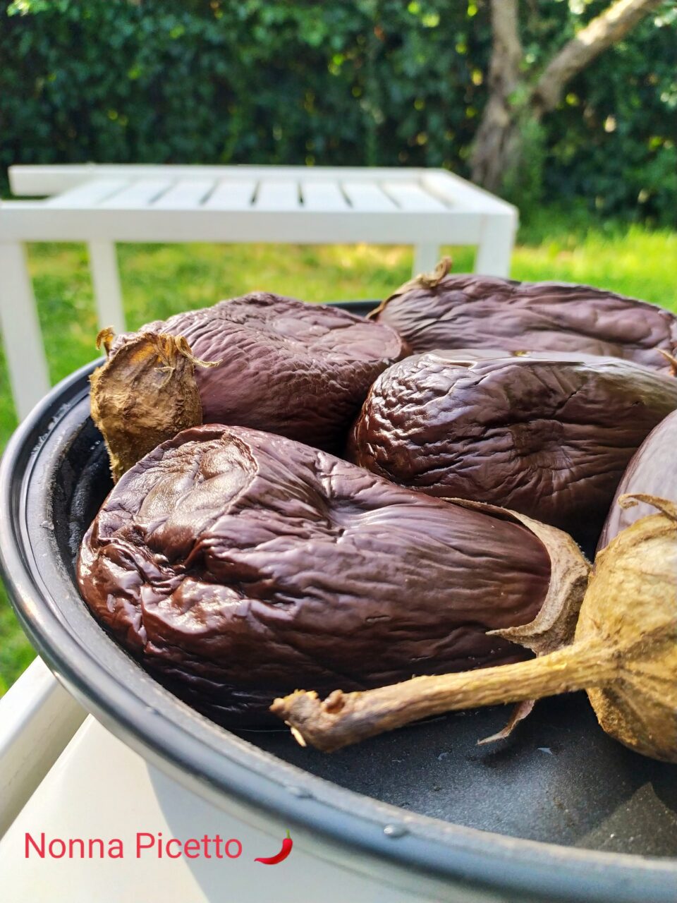 Melanzane intere cotte al forno microonde o friggitrice ad aria