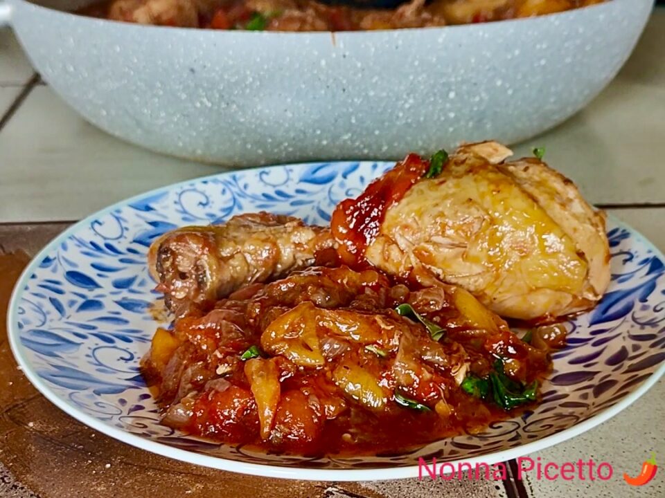 Pollo con i peperoni alla romana: ricetta originale di Nonna Picetto